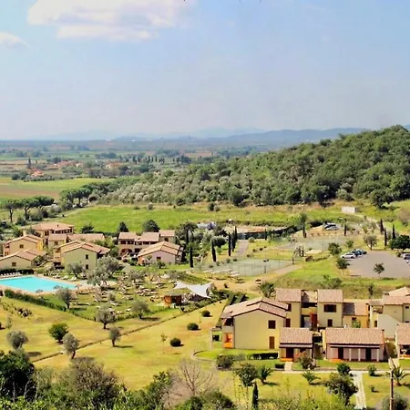 4 Beds, First Floor With Private Outdoor Area, In With Swimming-pool Campiglia Marittima