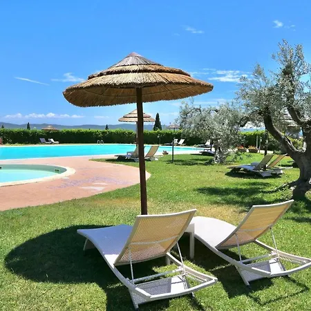 4 Beds, First Floor With Private Outdoor Area, In With Swimming-pool Aparthotel *