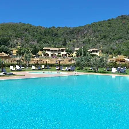 4 Beds, First Floor With Private Outdoor Area, In With Swimming-pool Campiglia Marittima